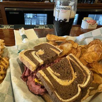 Sully's Irish Pub - Corned Beef Sandwich - Irish Near Me - Medina, Ohio