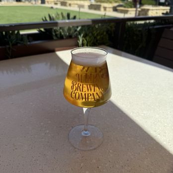 Malibu Brewing - Happy Days blonde ale - Breweries Near Me - Malibu, California Malibu Brewing - Happy Days blonde ale - Breweries Near Me - Malibu, California