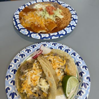 Los Faroles Taqueria - Pork chili Verde tacos, and shredded beef enchiladas - Mexican Near Me - Springfield, Oregon Los Faroles Taqueria - Pork chili Verde tacos, and shredded beef enchiladas - Mexican Near Me - Springfield, Oregon