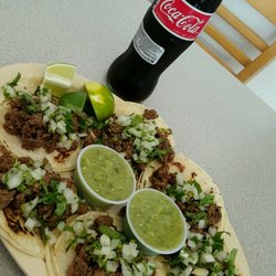 Alma Delias - Best tacos around town! & there guacamole salsa is the best, on Tuesday they got there special 1$ tacos can't beat that price.