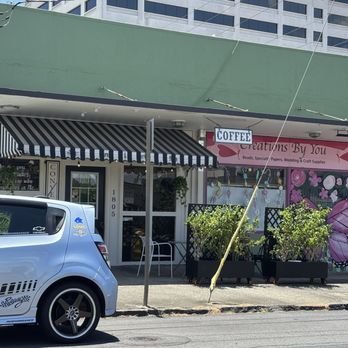 Conversations - Outside - Cafes Near Me - Honolulu, Hawaii