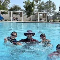 Freeflow Aquatics - Coach nav and the 4 year olds