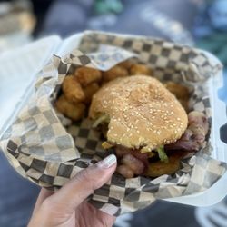 Ma and Pa's Family Diner - Bacon cheeseburger with tots