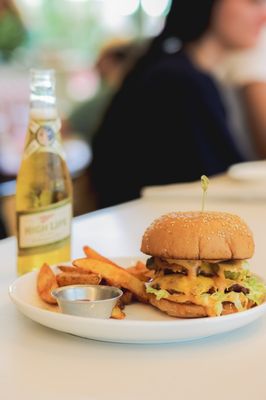 Full Goods Diner by null