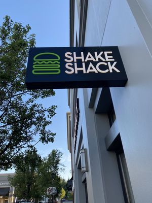 Shake Shack Bridgeport Village by null