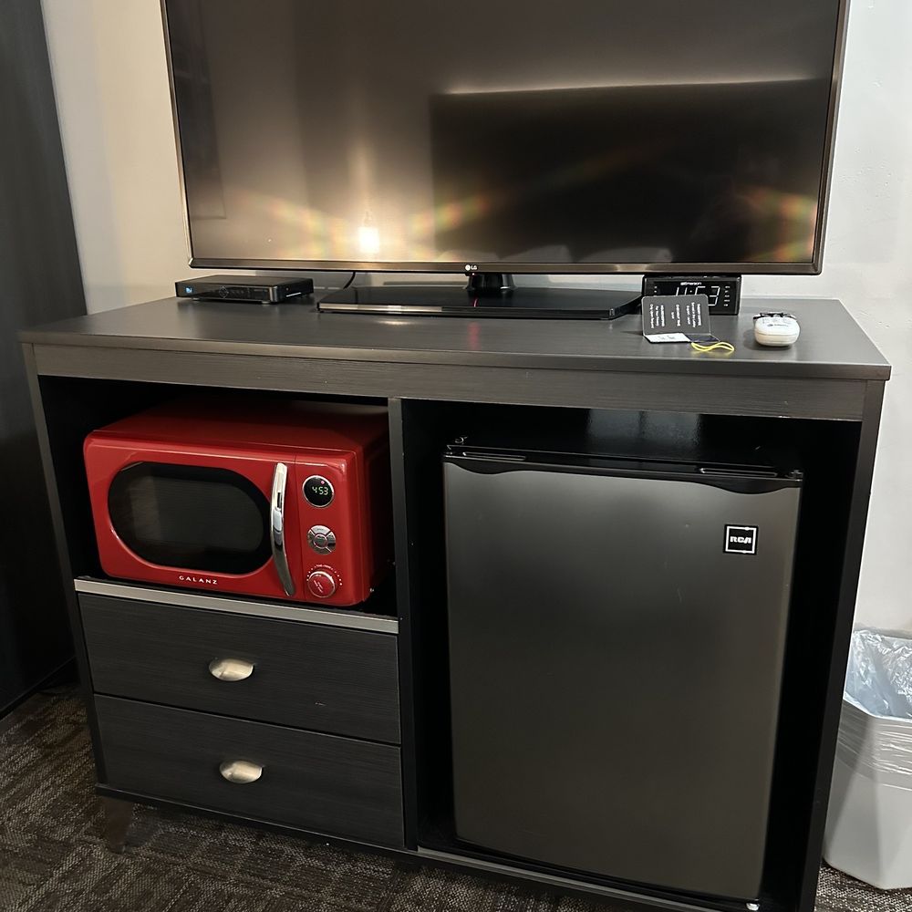 Americana Modern Hotel - Hotels Near Me - Redding, California Americana Modern Hotel - Hotels Near Me - Redding, California