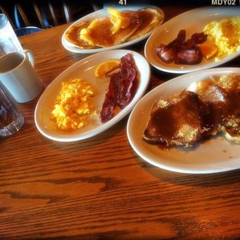 Cracker Barrel Old Country Store - American Near Me - Amarillo, Texas