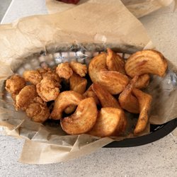 Mandez's Seafood Bar & Grill - Shrimp basket