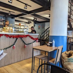 tiny cat cafe