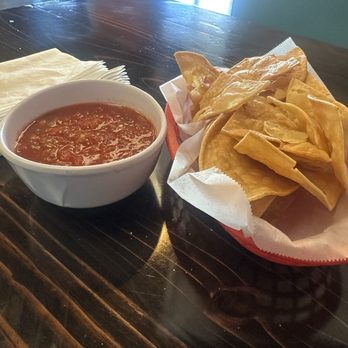 Los Jefes Taqueria - Chips & Salsa - Tacos Near Me - Milpitas, California