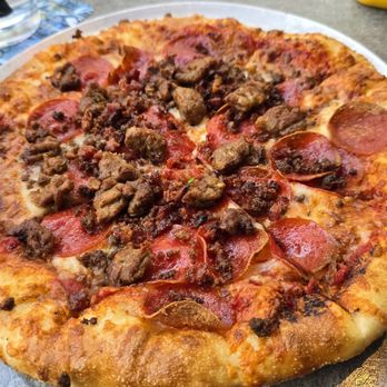 Yard House - Carnivore pizza from happy hour - Bars Near Me - Glendale, Arizona Yard House - Carnivore pizza from happy hour - Bars Near Me - Glendale, Arizona