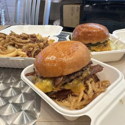roadhouse, double decker and poutine  @davideatsdc