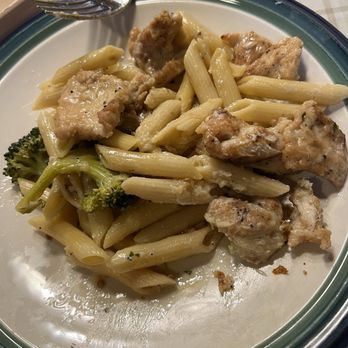 Greenhouse Kitchen Cucina Italiana - Chicken Ziti Broccoli Alfredo - Pizza Near Me - Brighton, Massachusetts