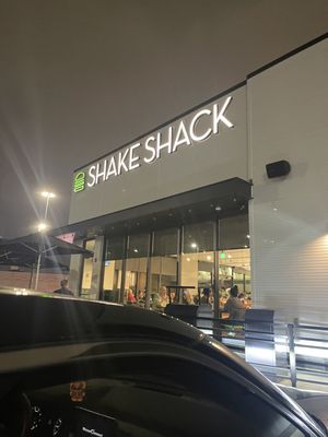 Shake Shack Baybrook by null