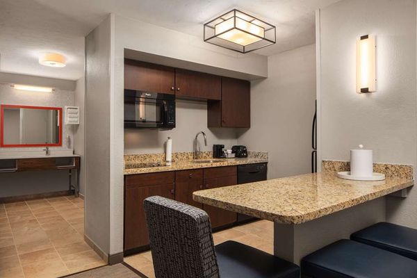 Hampton Inn & Suites El Paso-Airport by null