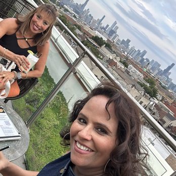 Kennedy Rooftop - Great view on a Friday night - Cocktail Bars Near Me - Chicago, Illinois Kennedy Rooftop - Great view on a Friday night - Cocktail Bars Near Me - Chicago, Illinois