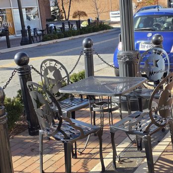 Mill Mountain Coffee & Tea - Nice outdoor furniture. - Coffee & Tea Near Me - Salem, Virginia
