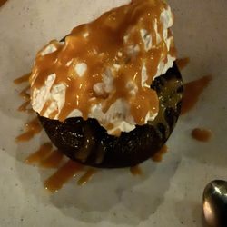 Henni's Kitchen and Bar - Malva pudding- dry and dense