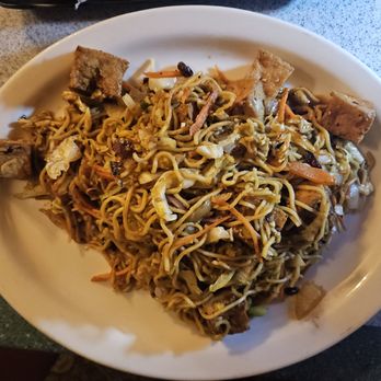 Columbia Eats Bar & Grill - Yakisobo tofu. Ordered mild spice. They got it right  - mild, not bland. - Asian Fusion Near Me - Longview, Washington