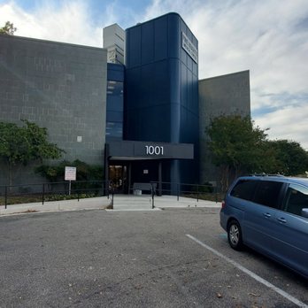 Physicians Eye Care & Laser Center - Parking area and exterior building view - Ophthalmologists Near Me - Baltimore, Maryland Physicians Eye Care & Laser Center - Parking area and exterior building view - Ophthalmologists Near Me - Baltimore, Maryland