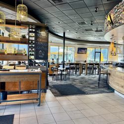 California Pizza Kitchen - Lobby