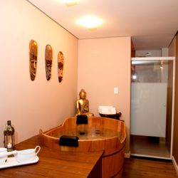 Amadí Spa - Sala de Banho com Ofurô para Casal e ducha