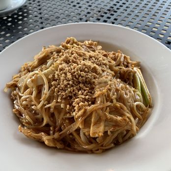 Thai Kitchen Restaurant - Chicken pad Thai - Thai Near Me - Fishers, Indiana