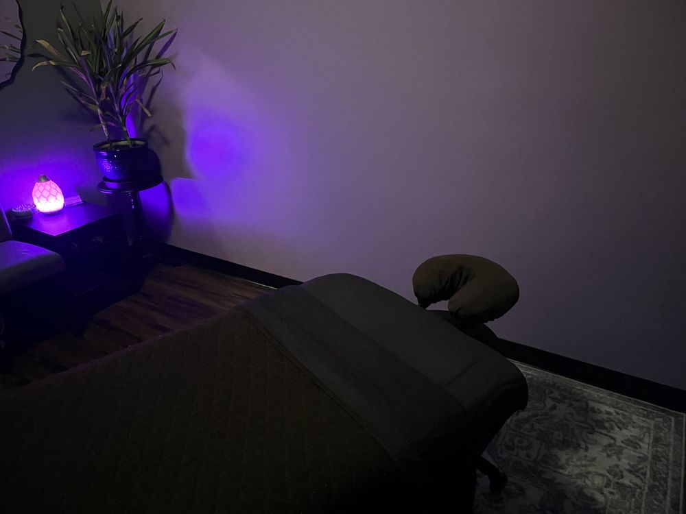 Massage Manhattan Logo