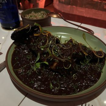 Las' Lap - The bland and overly sauced brown stew chicken - Caribbean Near Me - Miami Beach, Florida