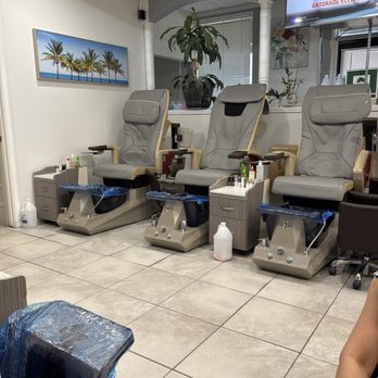 Skyline Nails & Spa - 10 comfortable massage chairs. - Nail Salons Near Me - Waco, Texas Skyline Nails & Spa - 10 comfortable massage chairs. - Nail Salons Near Me - Waco, Texas
