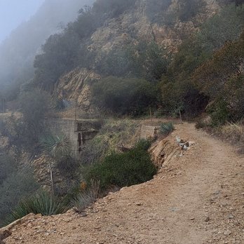 Cobb Estate Trailhead - Hiking Near Me - Altadena, California