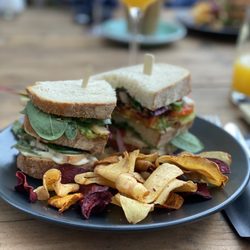 Anne & Max - Very vegan club sandwich