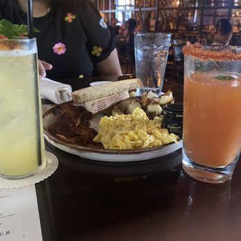 Bosscat Kitchen & Libations - The food and  drinks were very delicious. The vibe is great . Our server was  pleasant she gave me a great recommendation on the drink menu. - New American Near Me - Houston, Texas