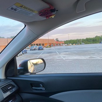 Stefano's - Line of 40 cars waiting their turn for pickup. No curbside service. - Italian Near Me - Florence, South Carolina