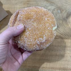 Hole in Wall by The Anchor - Cream filled paczki