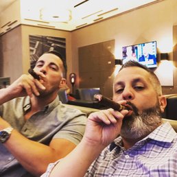 Smoking a Tatuaje Cojuno 2003. Smoking a Tatuaje Cojuno 2003.