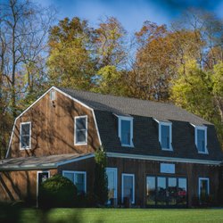 Macari Vineyards - Cutchogue Tasting Room