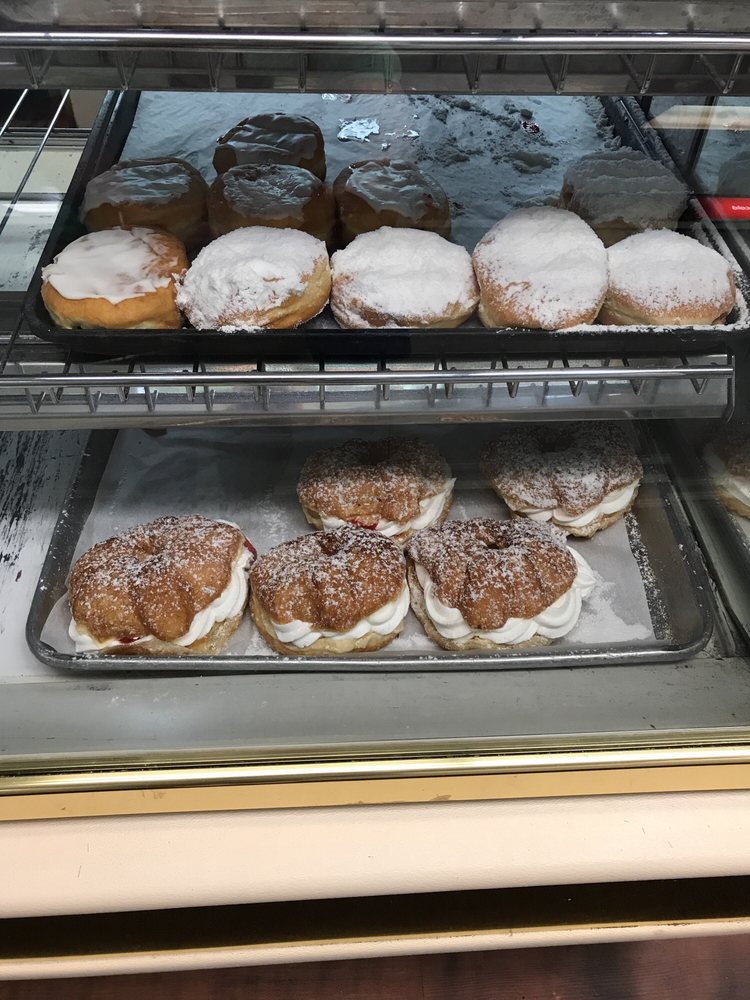 Food from Maggie's Doughnuts