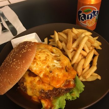 Banana Joe - Burgers Near Me - København N, 84