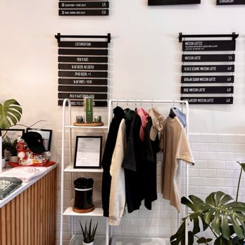 Gathers Tea Bar - clothes - Bubble Tea Near Me - Chicago, Illinois Gathers Tea Bar - clothes - Bubble Tea Near Me - Chicago, Illinois