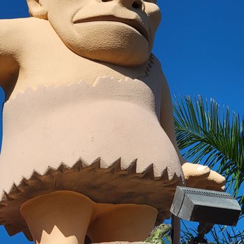 Boondocks Grille & Draft House - Mini Golf Near Me - Summerland Key, Florida
