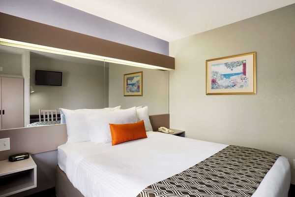 Microtel Inn & Suites by Wyndham Louisville East by null