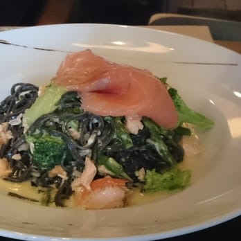 Serenata - Taglioni nere au saumon - Pizza Near Me - Zaventem, VBR Serenata - Taglioni nere au saumon - Pizza Near Me - Zaventem, VBR