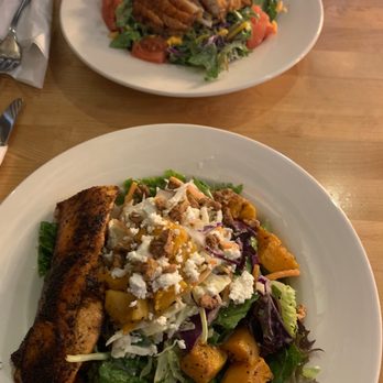 Uptown Grill - Lunch salads - Cocktail Bars Near Me - Olympia, Washington