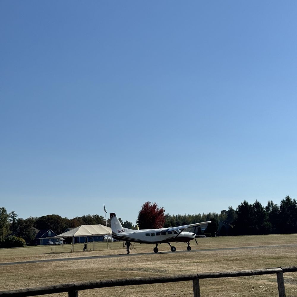 Skydive Oregon - The plane ready for takeoff - Skydiving Near Me - Molalla, Oregon Skydive Oregon - The plane ready for takeoff - Skydiving Near Me - Molalla, Oregon