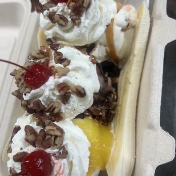 The Comfy Cow - Banana Split , with say cheesecake ice cream , vanilla and chocolate ice cream. - Desserts Near Me - Louisville, Kentucky The Comfy Cow - Banana Split , with say cheesecake ice cream , vanilla and chocolate ice cream. - Desserts Near Me - Louisville, Kentucky