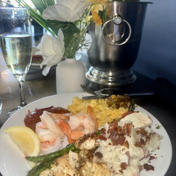 Brickmans Restaurant & Bar - Breakfast & Brunch Near Me - San Marcos, California