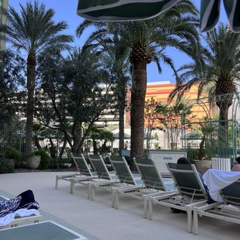 Park MGM Pools & Cabanas - Swimming Pools Near Me - Las Vegas, Nevada