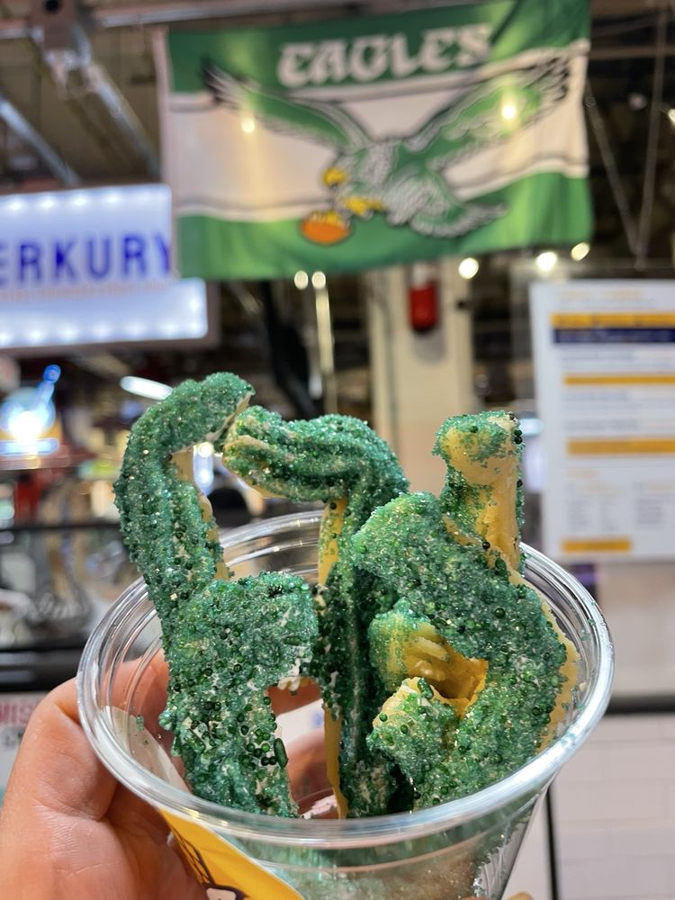 El Merkury at the Market