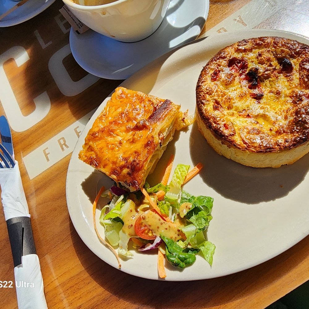 Le Coffee Shop - Breakfast & Brunch Near Me - Temecula, California